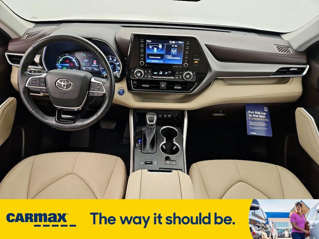 used 2021 Toyota Highlander Hybrid car, priced at $36,998