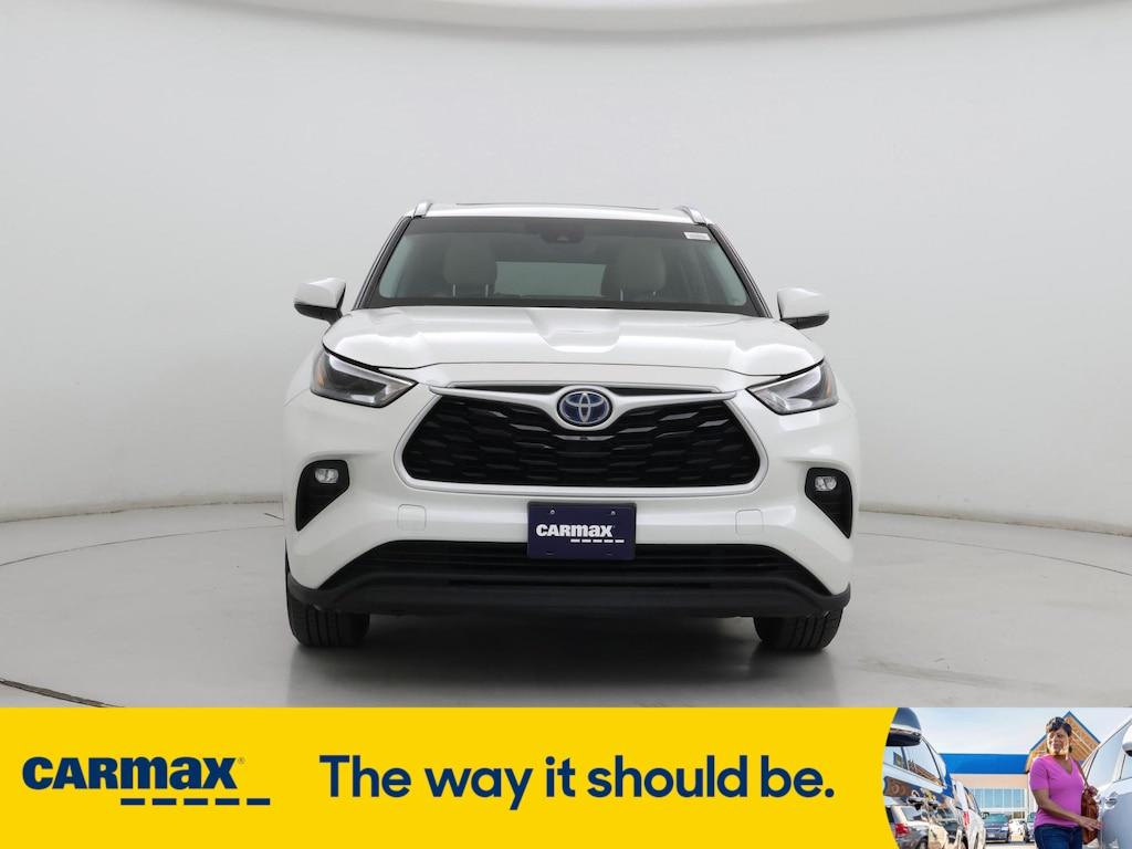 used 2021 Toyota Highlander Hybrid car, priced at $36,998