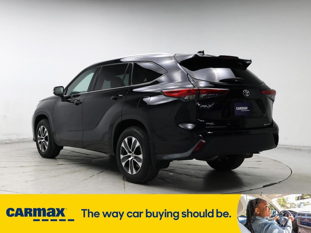 used 2022 Toyota Highlander car, priced at $40,998