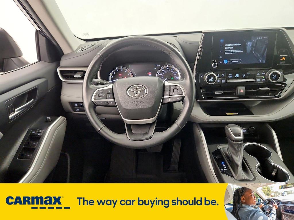 used 2023 Toyota Highlander car, priced at $36,998