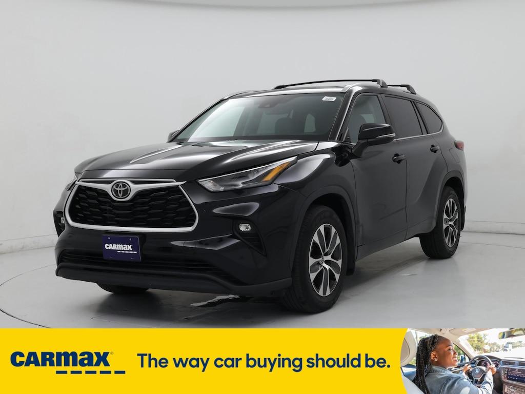 used 2023 Toyota Highlander car, priced at $36,998