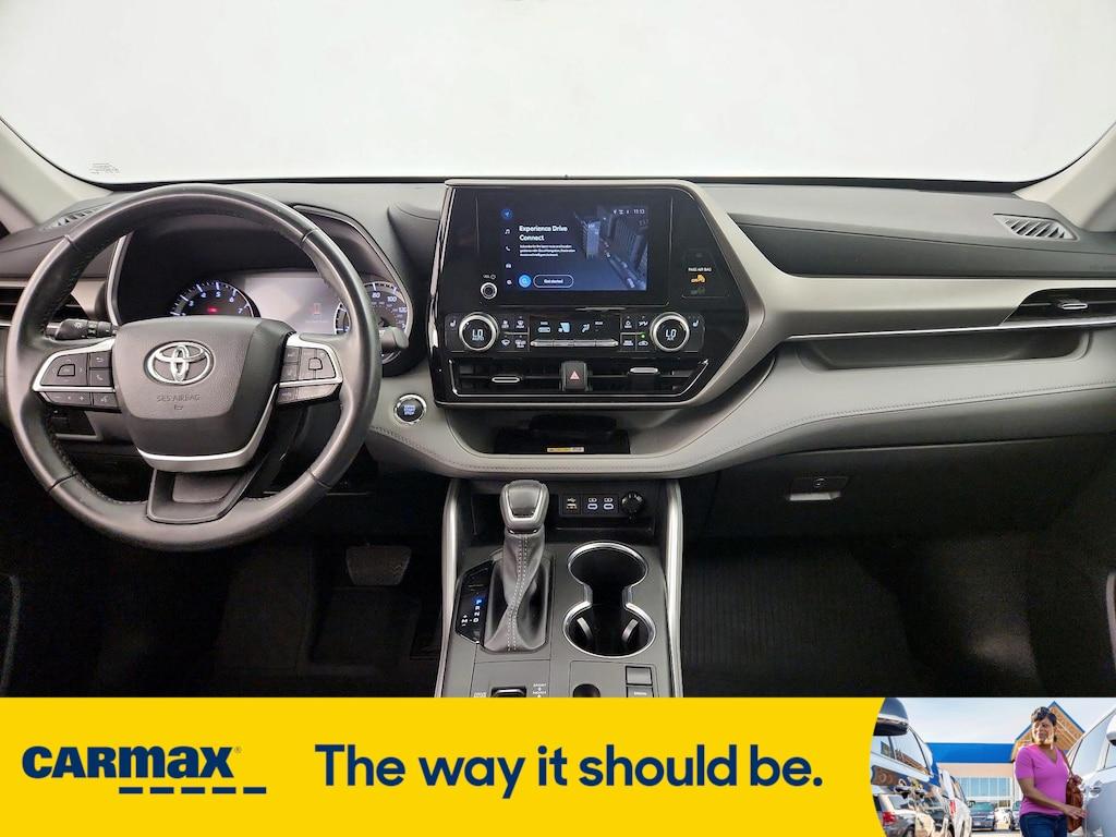 used 2023 Toyota Highlander car, priced at $36,998