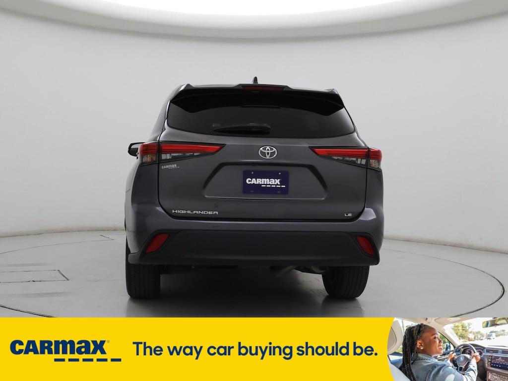 used 2022 Toyota Highlander car, priced at $31,998