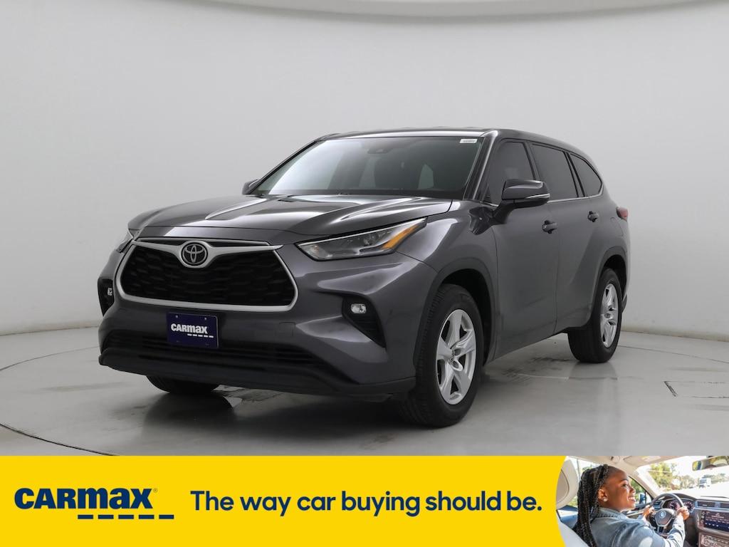 used 2022 Toyota Highlander car, priced at $31,998
