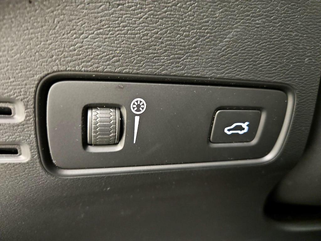 used 2021 Volvo XC40 car, priced at $24,998