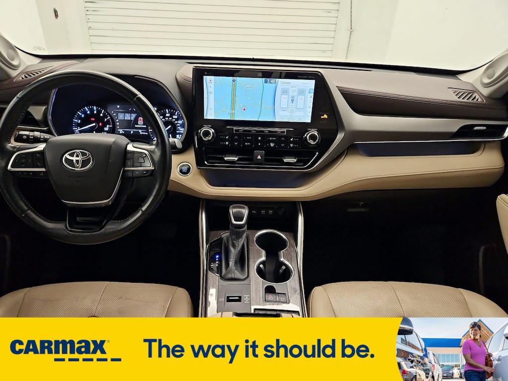 used 2020 Toyota Highlander car, priced at $27,998