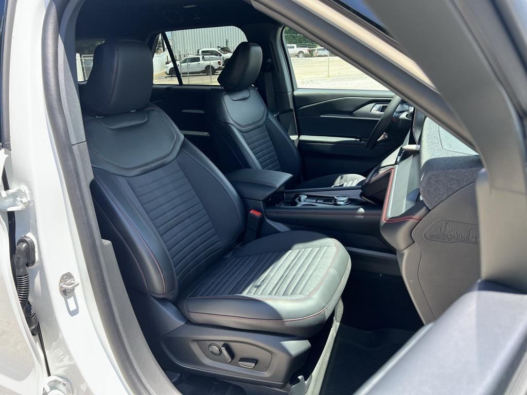 new 2025 Ford Explorer car, priced at $48,041