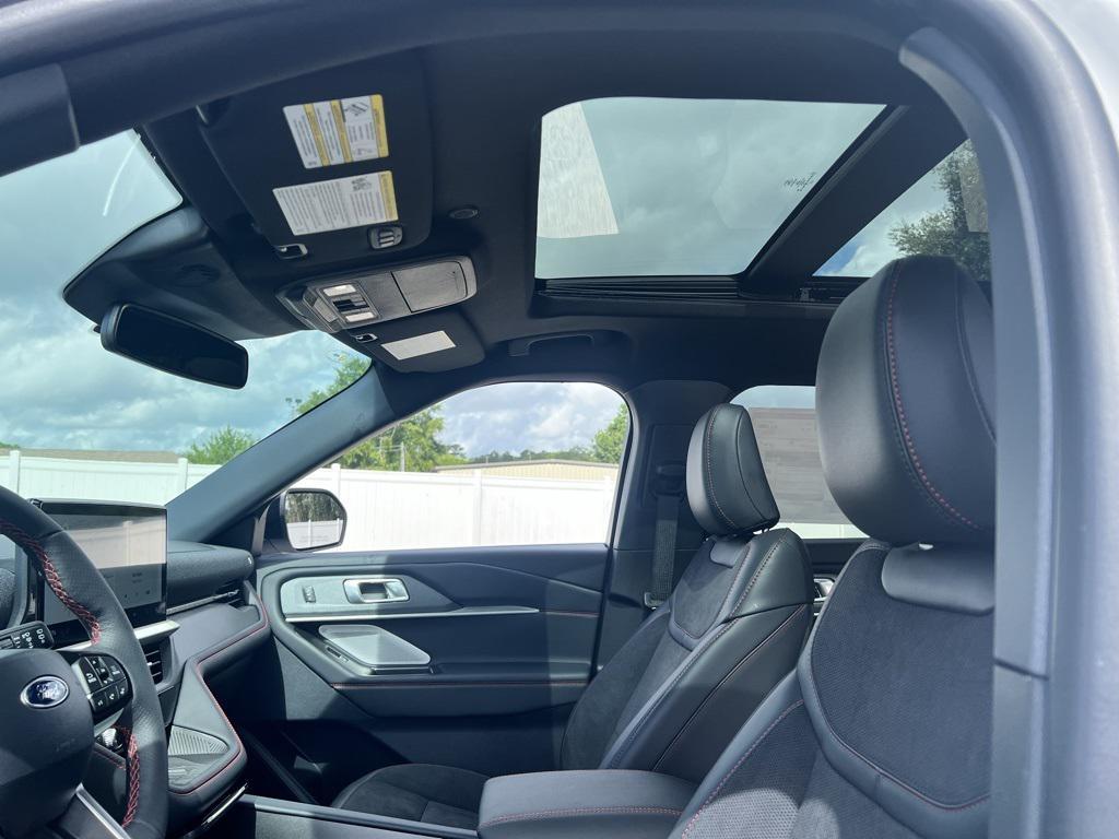 new 2025 Ford Explorer car, priced at $57,906