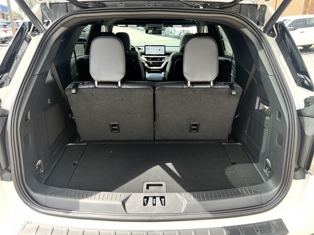 new 2025 Ford Explorer car, priced at $57,906