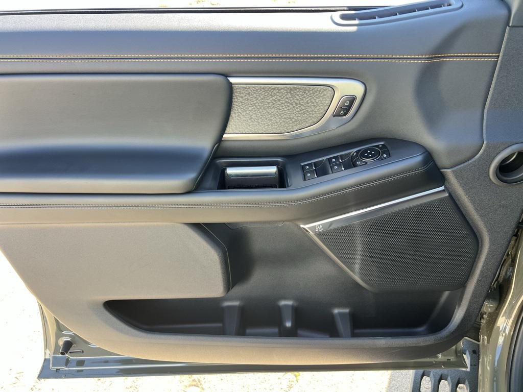 new 2025 Ford Expedition car, priced at $83,745