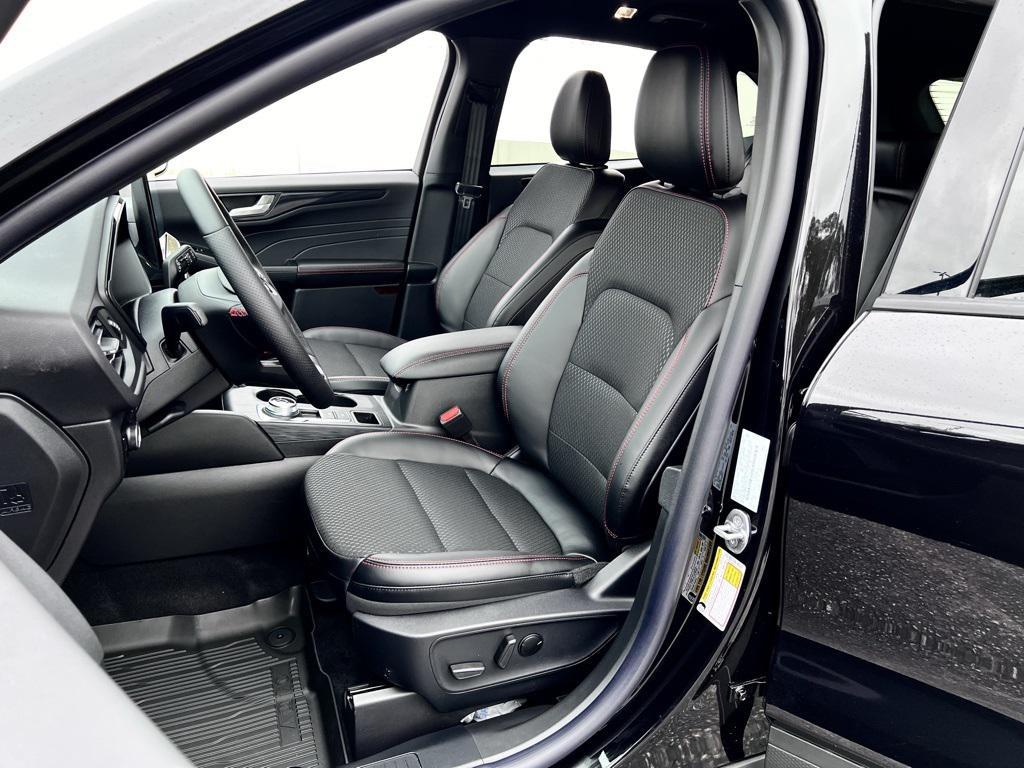 new 2025 Ford Escape car, priced at $28,976