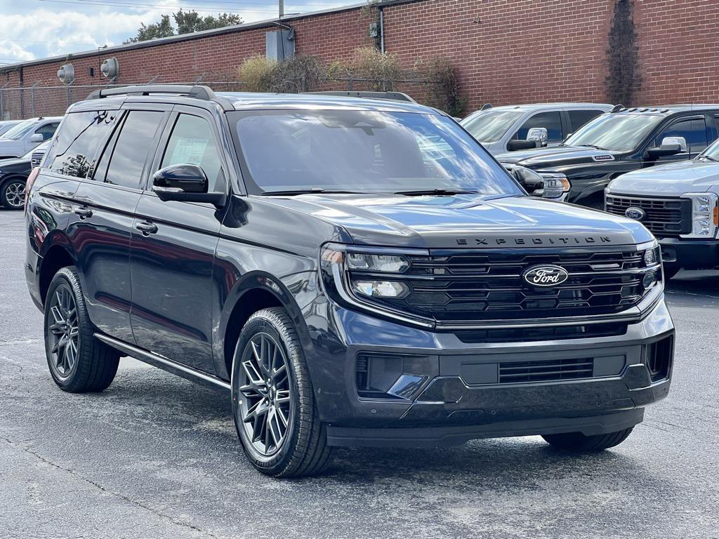 new 2025 Ford Expedition car, priced at $84,645