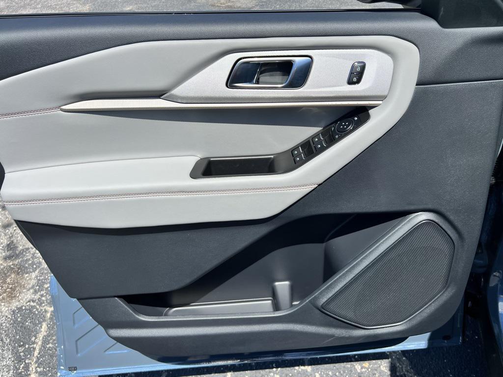 new 2025 Ford Explorer car, priced at $43,364