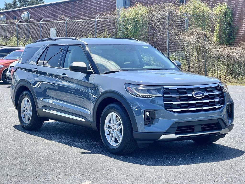 new 2025 Ford Explorer car, priced at $43,364