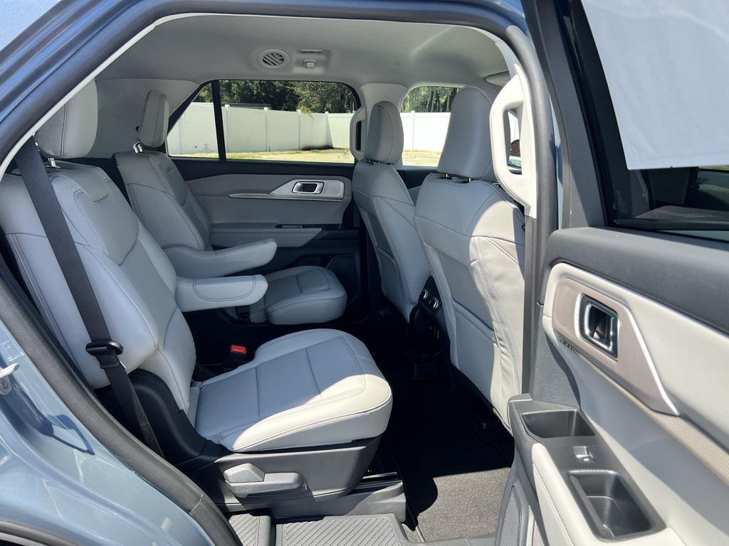 new 2025 Ford Explorer car, priced at $43,364
