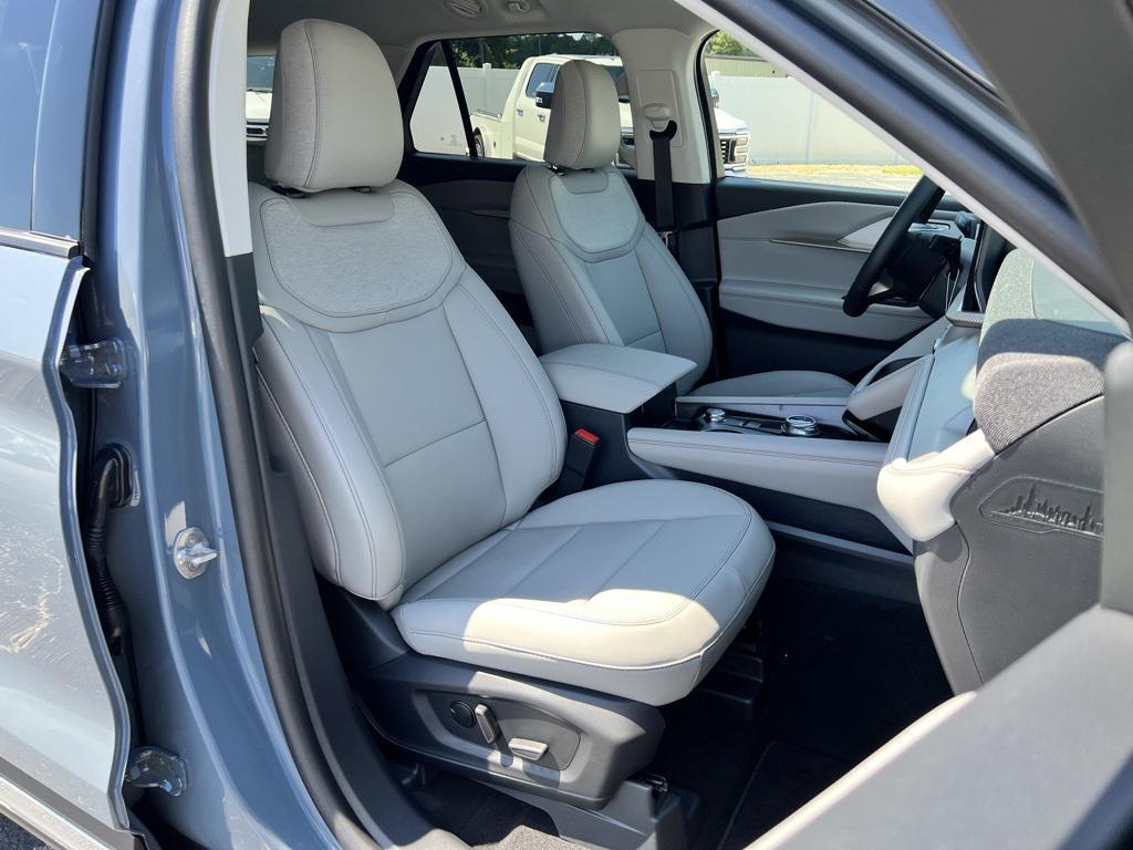 new 2025 Ford Explorer car, priced at $43,364