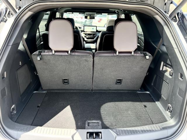 new 2025 Ford Explorer car, priced at $61,366