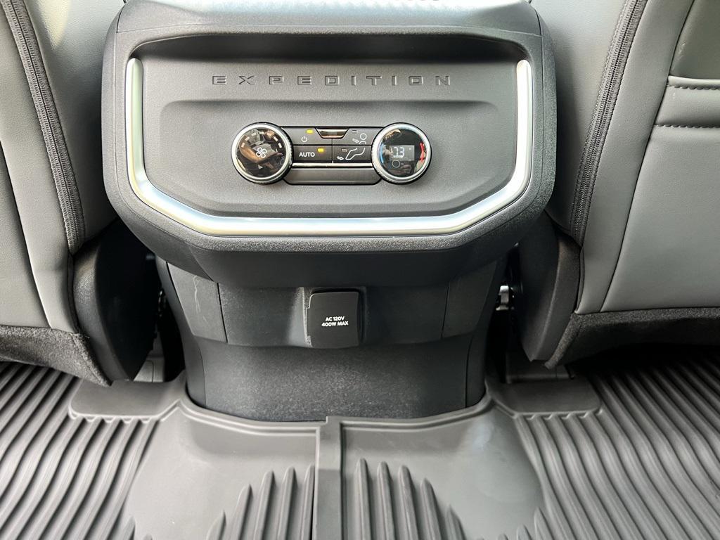 new 2025 Ford Expedition car, priced at $68,890