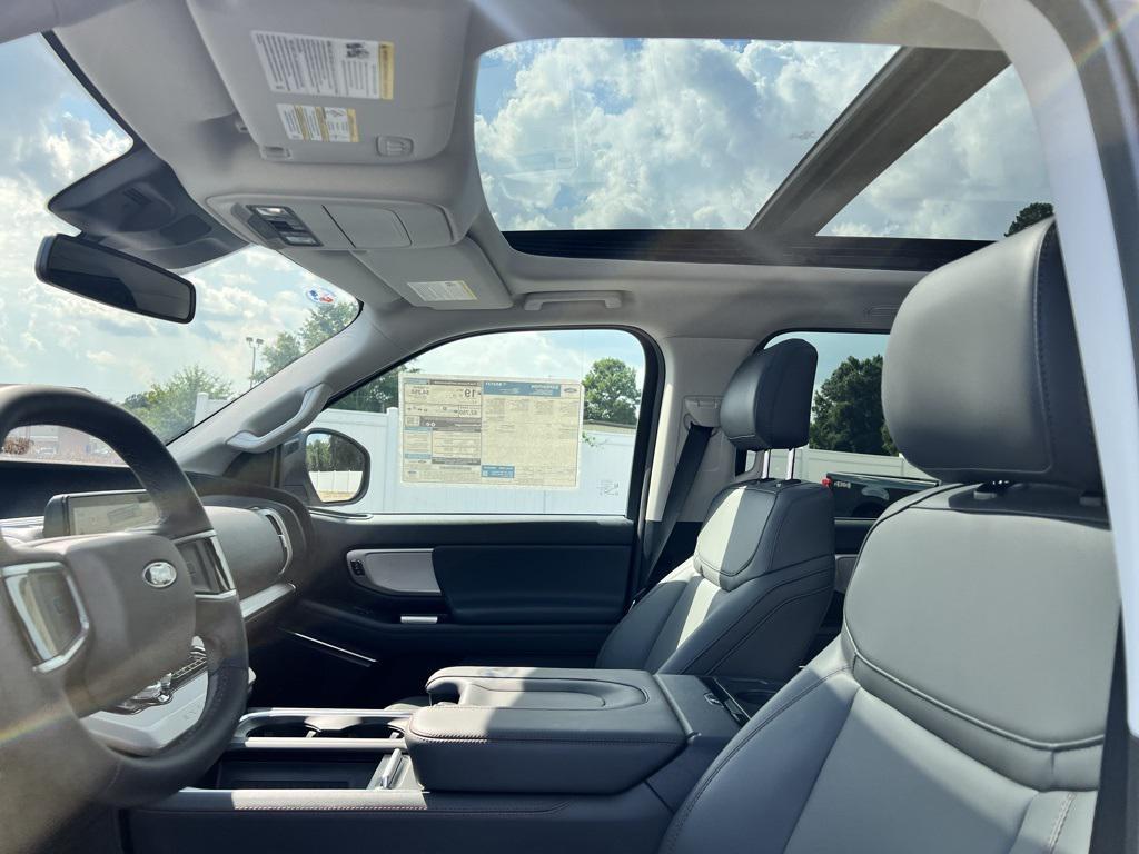 new 2025 Ford Expedition car, priced at $68,890