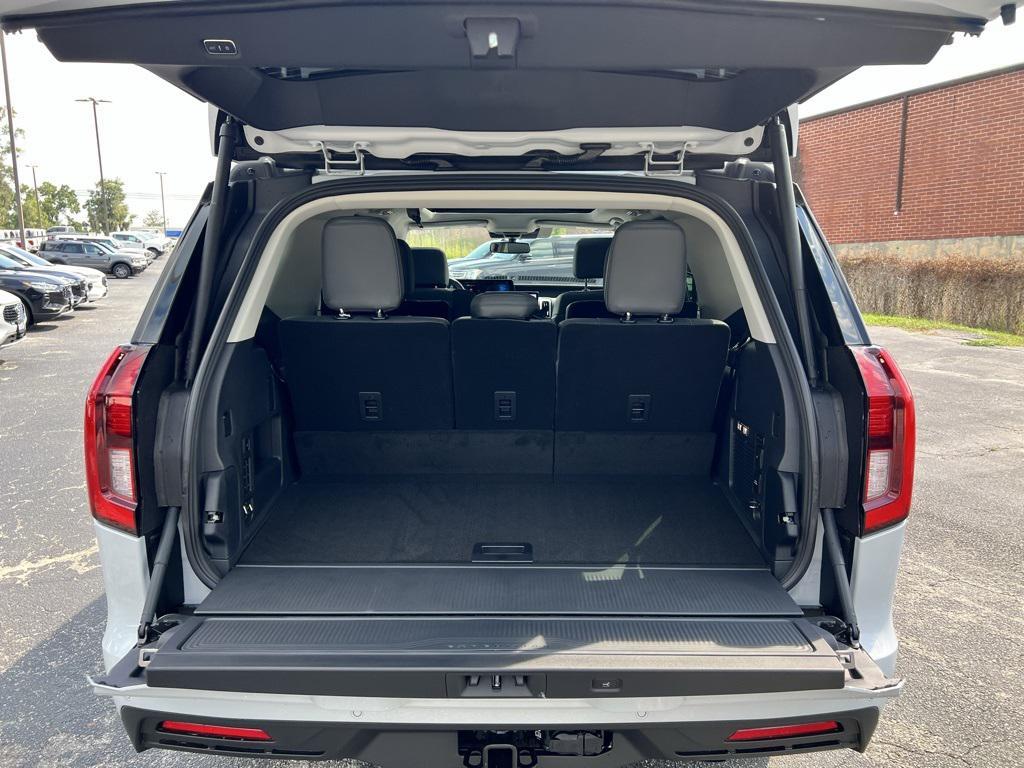 new 2025 Ford Expedition car, priced at $68,890