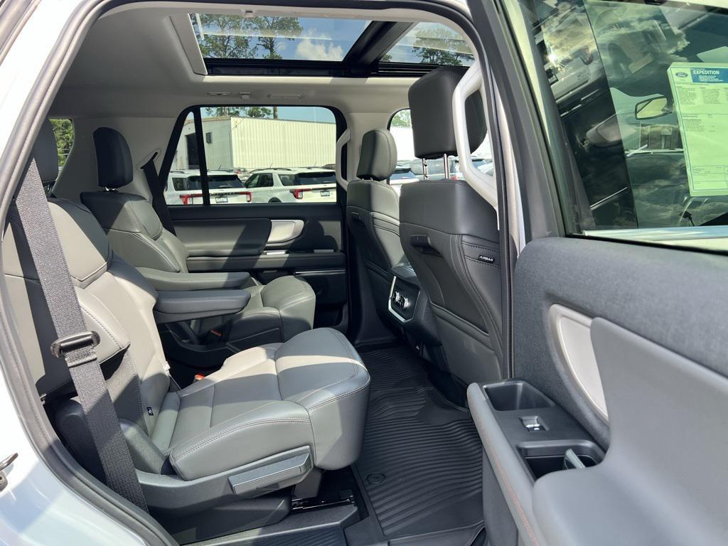 new 2025 Ford Expedition car, priced at $68,890
