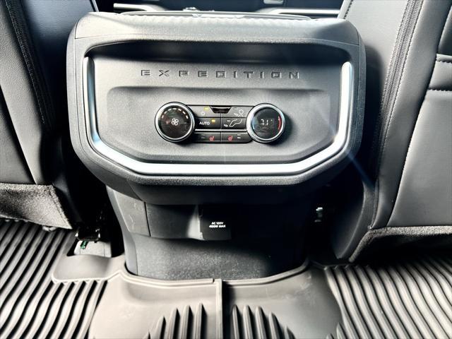 new 2025 Ford Expedition car, priced at $84,020