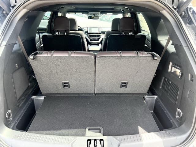 new 2025 Ford Explorer car, priced at $51,124