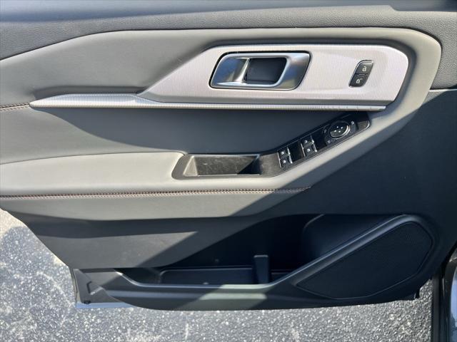 new 2025 Ford Explorer car, priced at $40,420