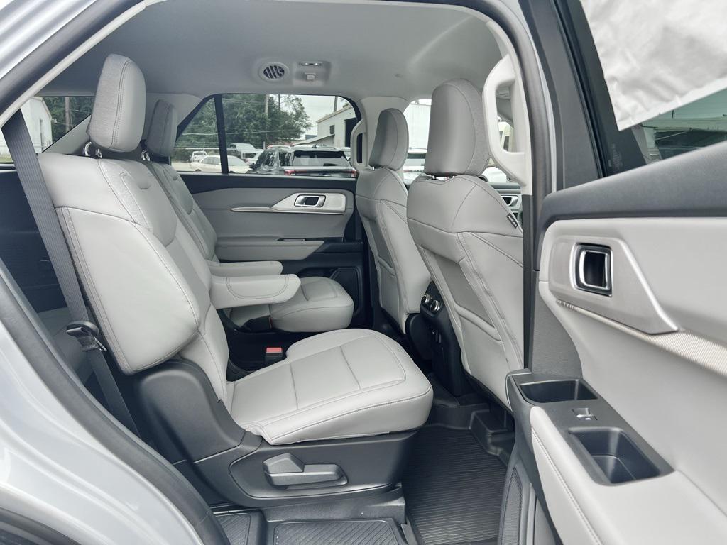 new 2025 Ford Explorer car, priced at $43,476