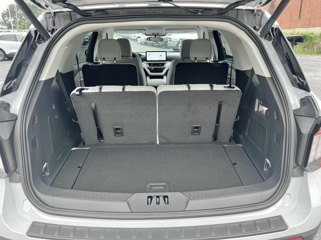 new 2025 Ford Explorer car, priced at $43,476