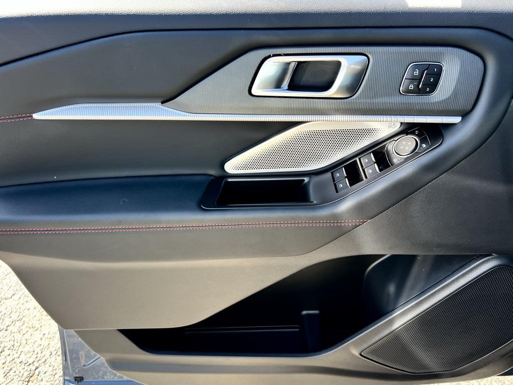 new 2025 Ford Explorer car, priced at $59,411