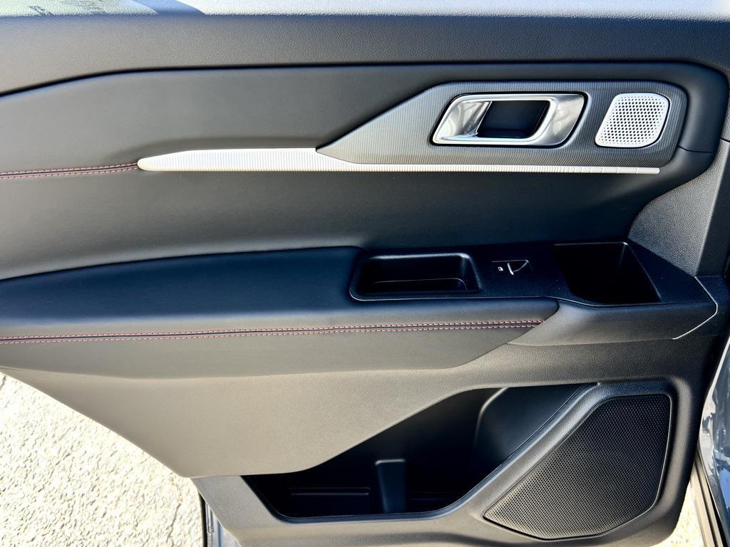 new 2025 Ford Explorer car, priced at $59,411