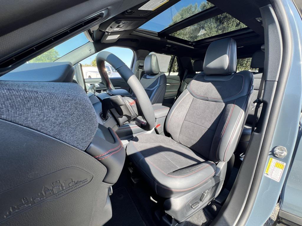 new 2025 Ford Explorer car, priced at $59,411