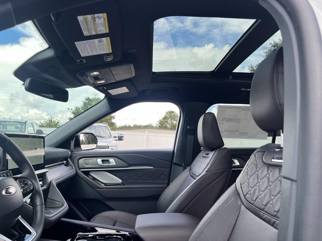 new 2025 Ford Explorer car, priced at $58,923