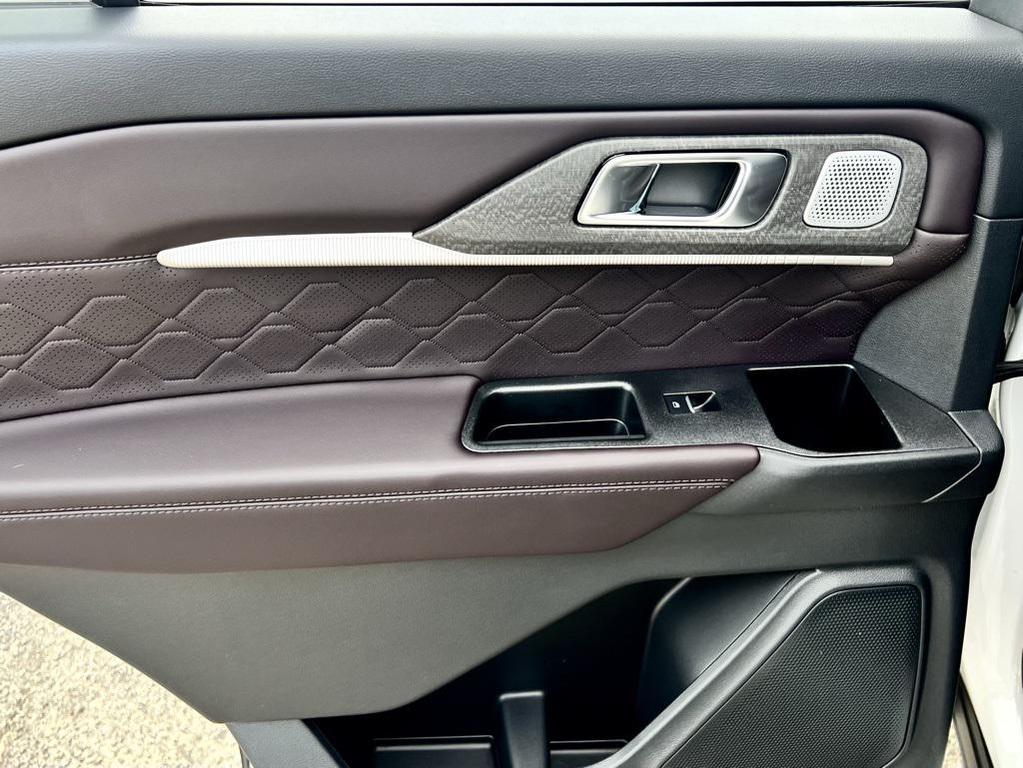 new 2025 Ford Explorer car, priced at $58,923