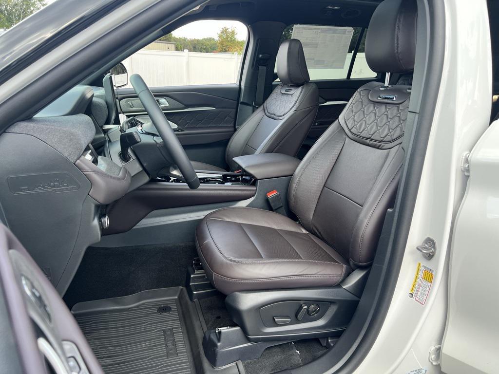 new 2025 Ford Explorer car, priced at $58,923