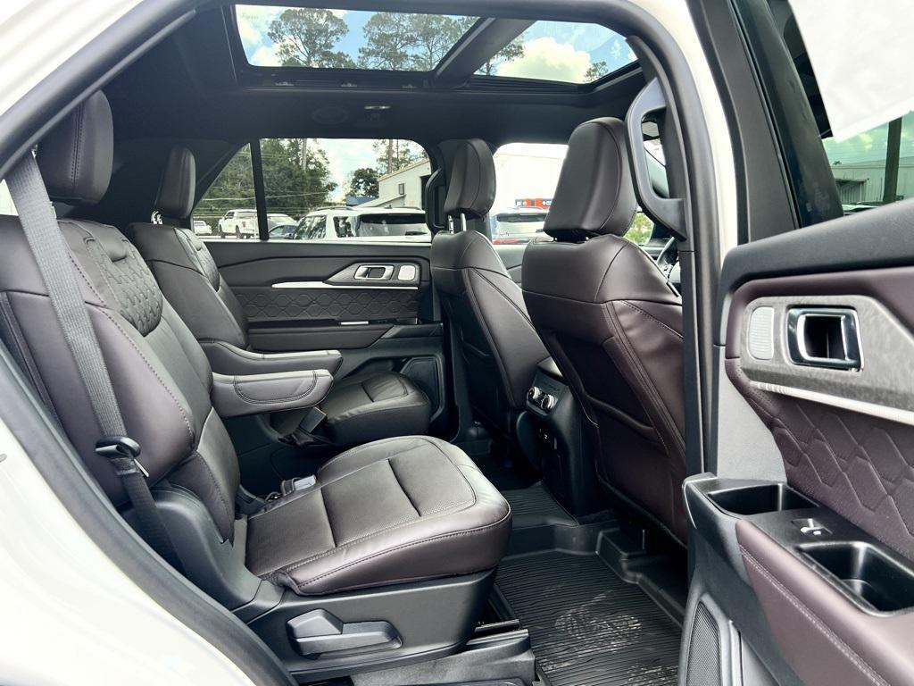 new 2025 Ford Explorer car, priced at $58,923