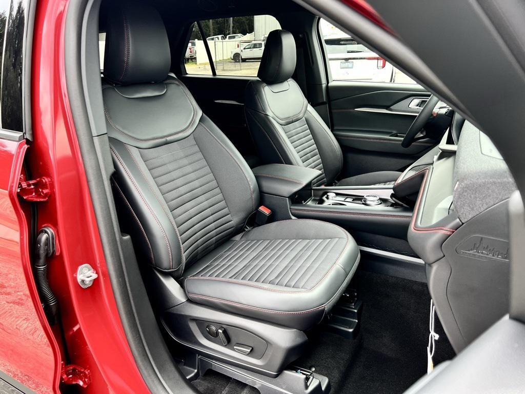 new 2025 Ford Explorer car, priced at $47,572