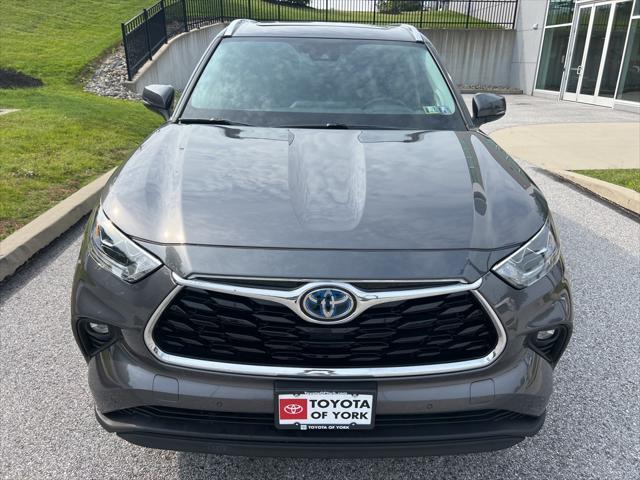 used 2021 Toyota Highlander Hybrid car, priced at $37,990
