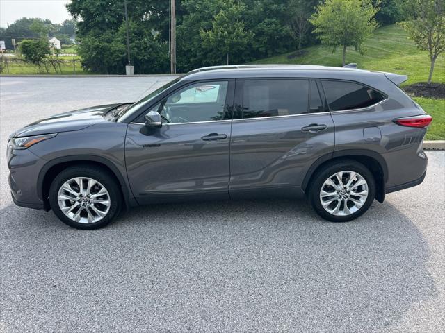 used 2021 Toyota Highlander Hybrid car, priced at $37,990