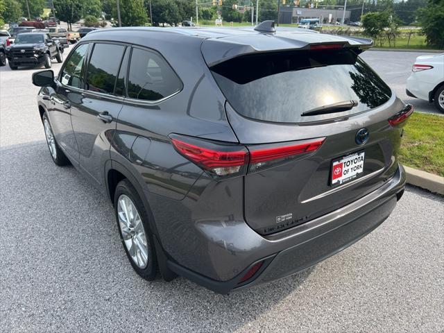 used 2021 Toyota Highlander Hybrid car, priced at $37,990