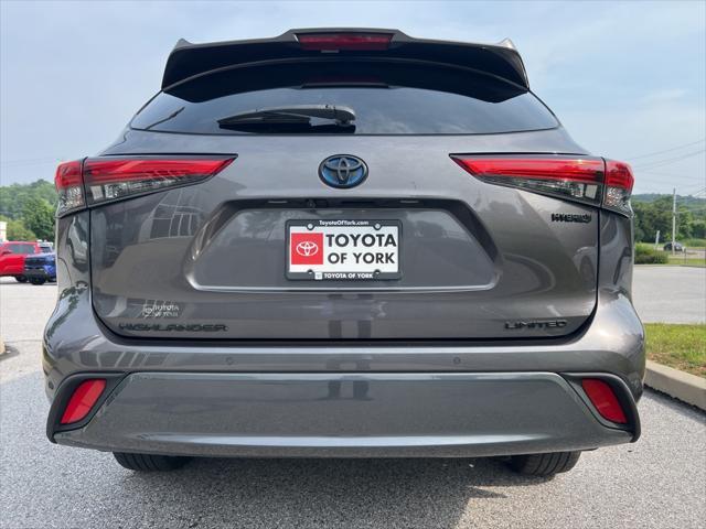 used 2021 Toyota Highlander Hybrid car, priced at $37,990