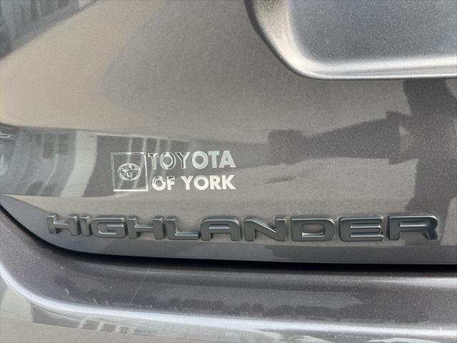 used 2021 Toyota Highlander Hybrid car, priced at $37,990