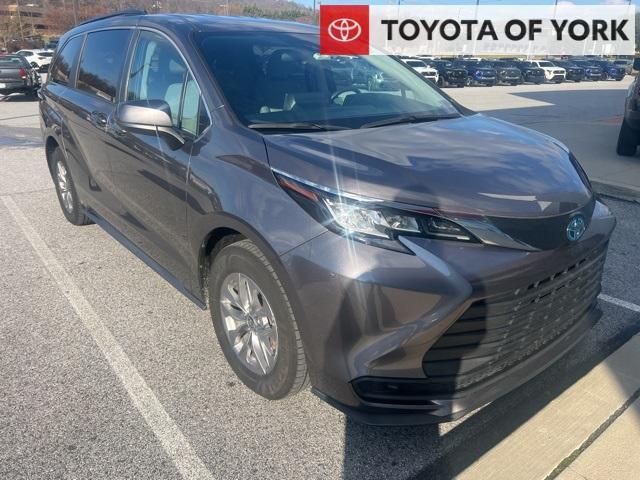 used 2022 Toyota Sienna car, priced at $38,770