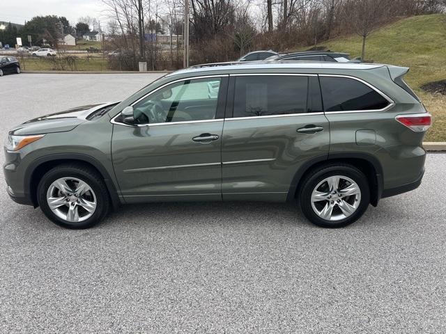 used 2015 Toyota Highlander car, priced at $18,690