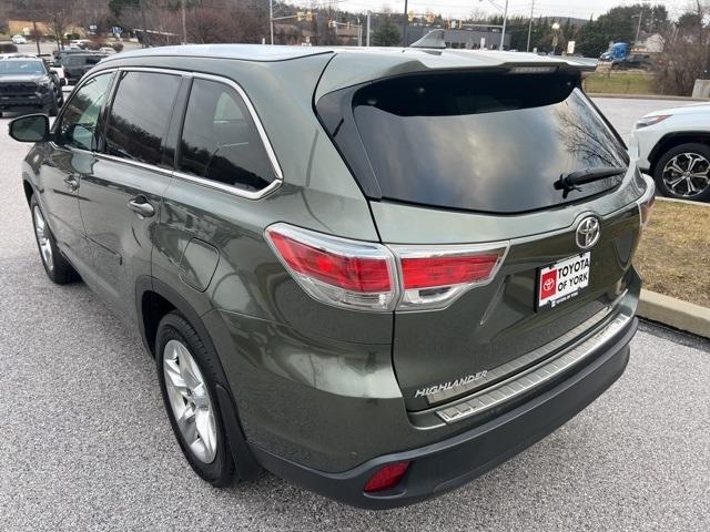 used 2015 Toyota Highlander car, priced at $18,690