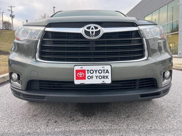 used 2015 Toyota Highlander car, priced at $18,690