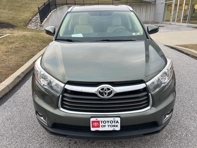 used 2015 Toyota Highlander car, priced at $18,690