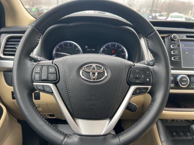 used 2019 Toyota Highlander car, priced at $32,890