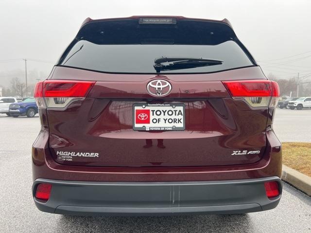 used 2019 Toyota Highlander car, priced at $32,890